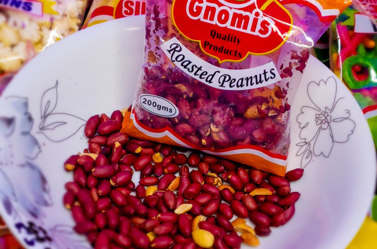 Gnomis peanuts packaging
